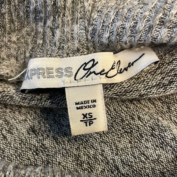🌟 Express One Eleven Gray Cowl Neck Sweater - Size Extra Small - Picture 4 of 4